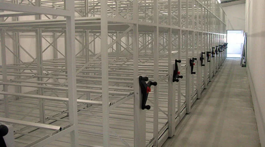 Producent af flytbare reoler, mobile skabe, metallager, kontormøbler, Polen