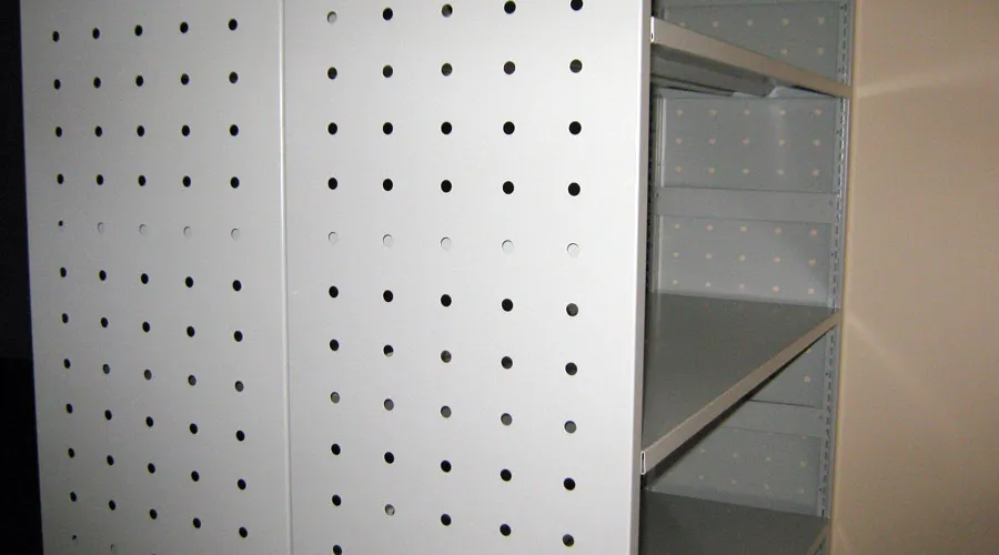 Producent af flytbare reoler, mobile skabe, metallager, kontormøbler, Polen